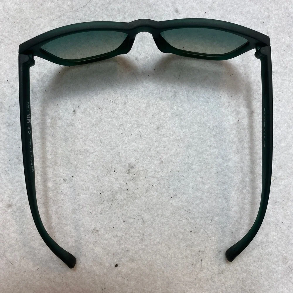 Goodr Sedan 90s Style Icon Sunglasses Unisex OS Green Polarized Matte